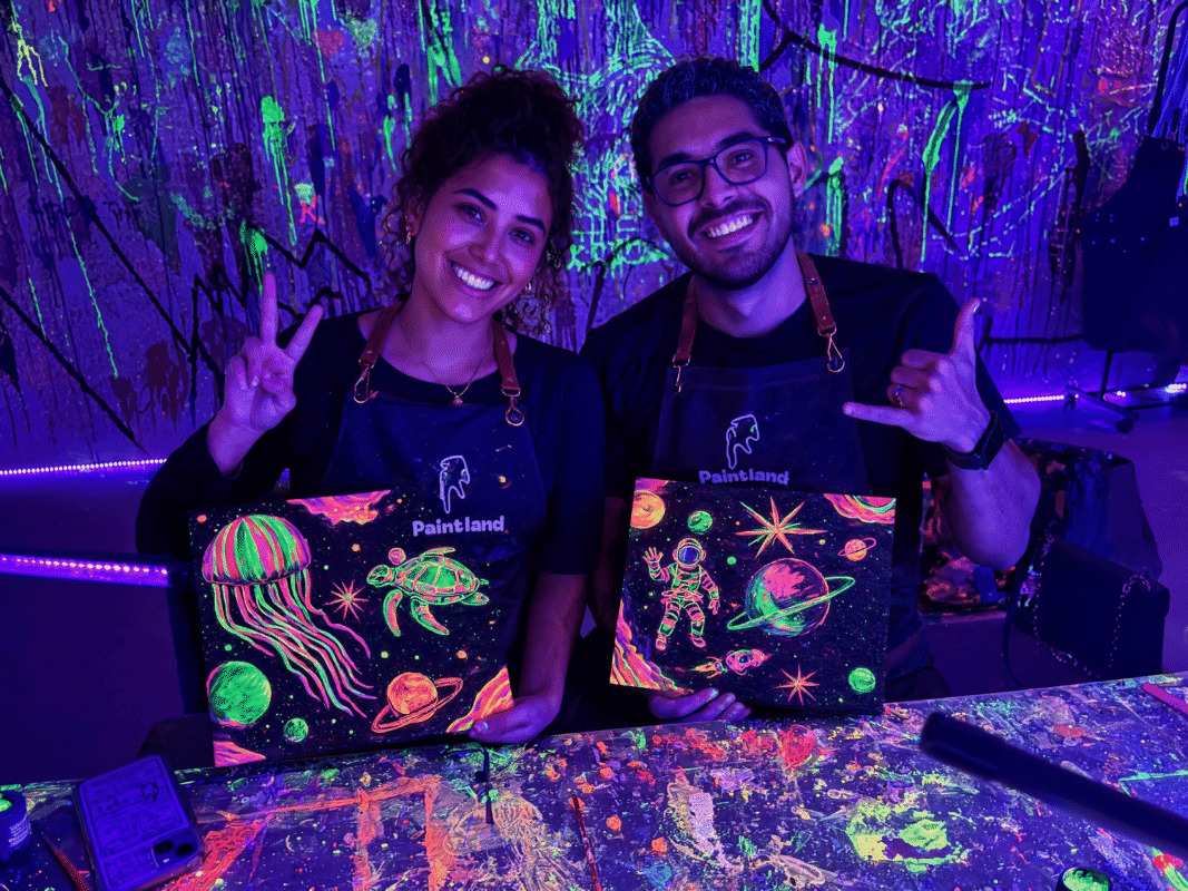 happy couple date art neon light paint and sip nyc